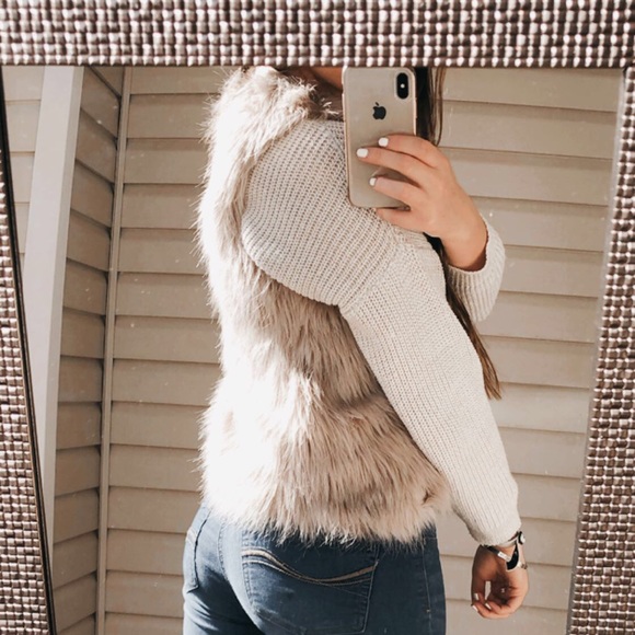 Jona Michelle Faux Fur Vest - Picture 3 of 7